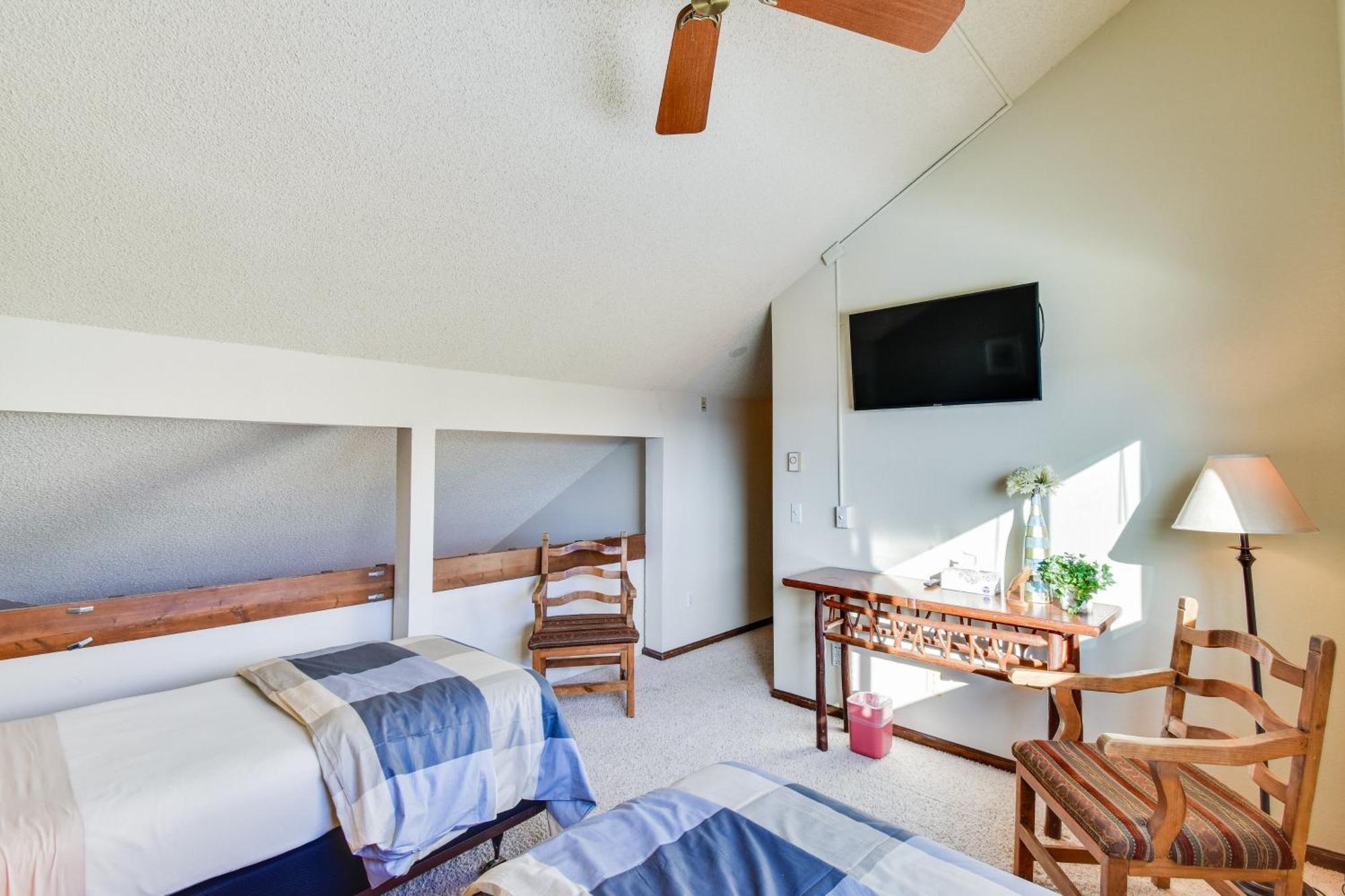 Central Steamboat Condo Outdoor Hot Tub And Pool! Steamboat Springs Ngoại thất bức ảnh